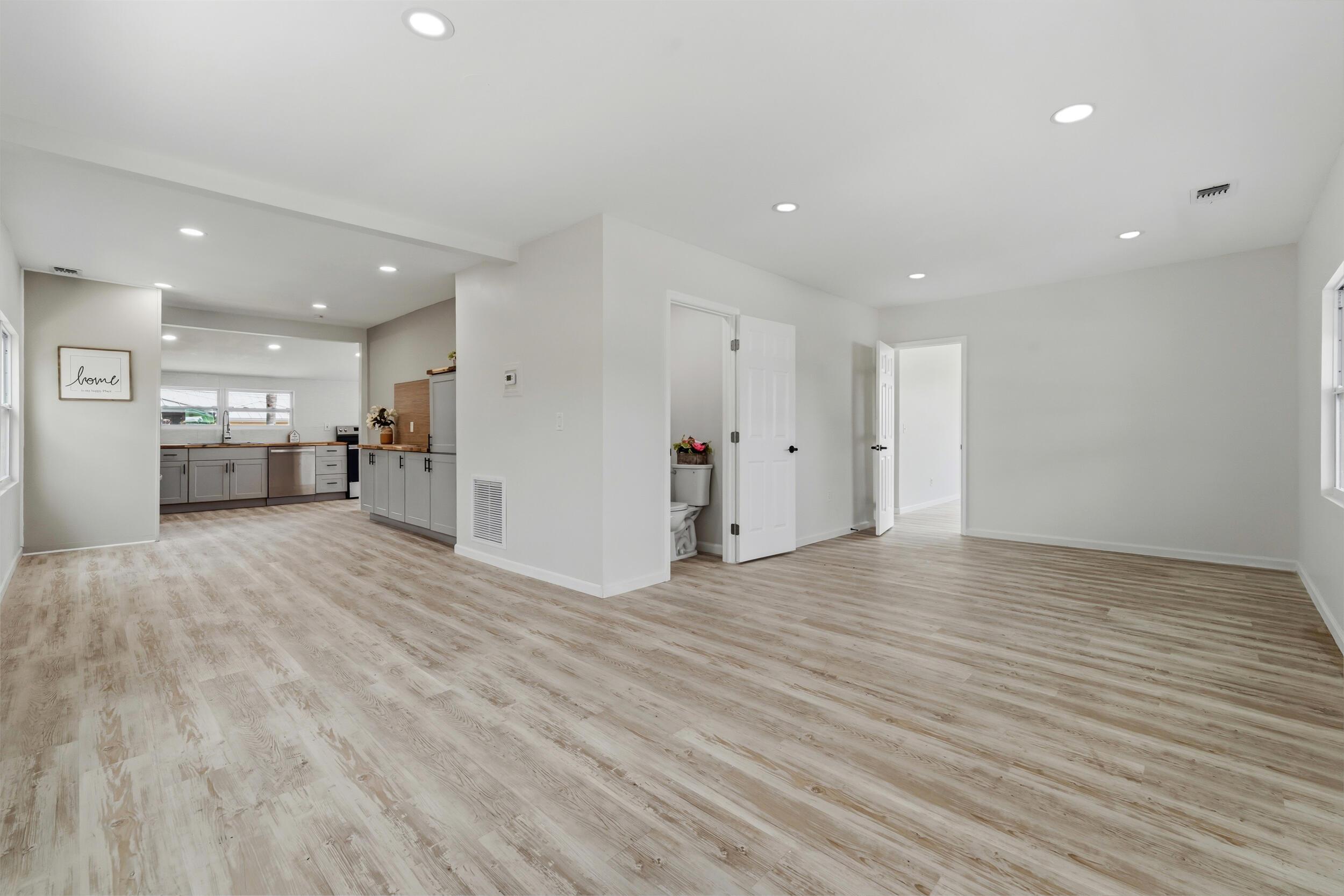 Image 2: High ceilings and open layout