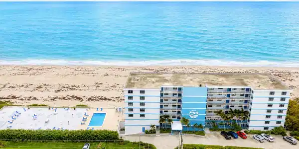 Image 3: The Surf in Juno Beach - only 49 residences w/unde