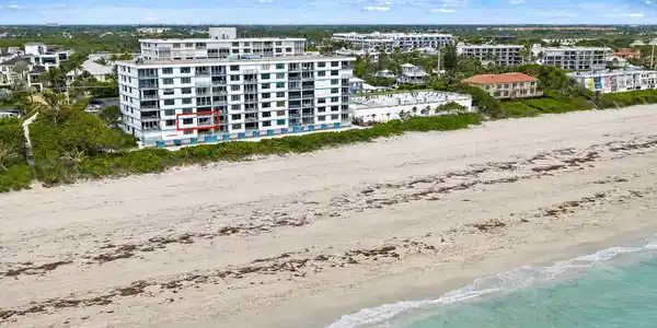 Image 4: 49 residences at the Surf- 2nd floor residence w/2