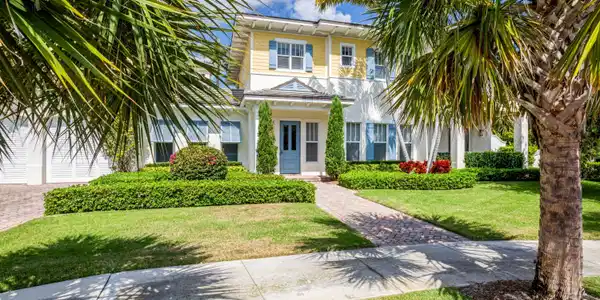 Image 3: mls_FRONT_LEFT