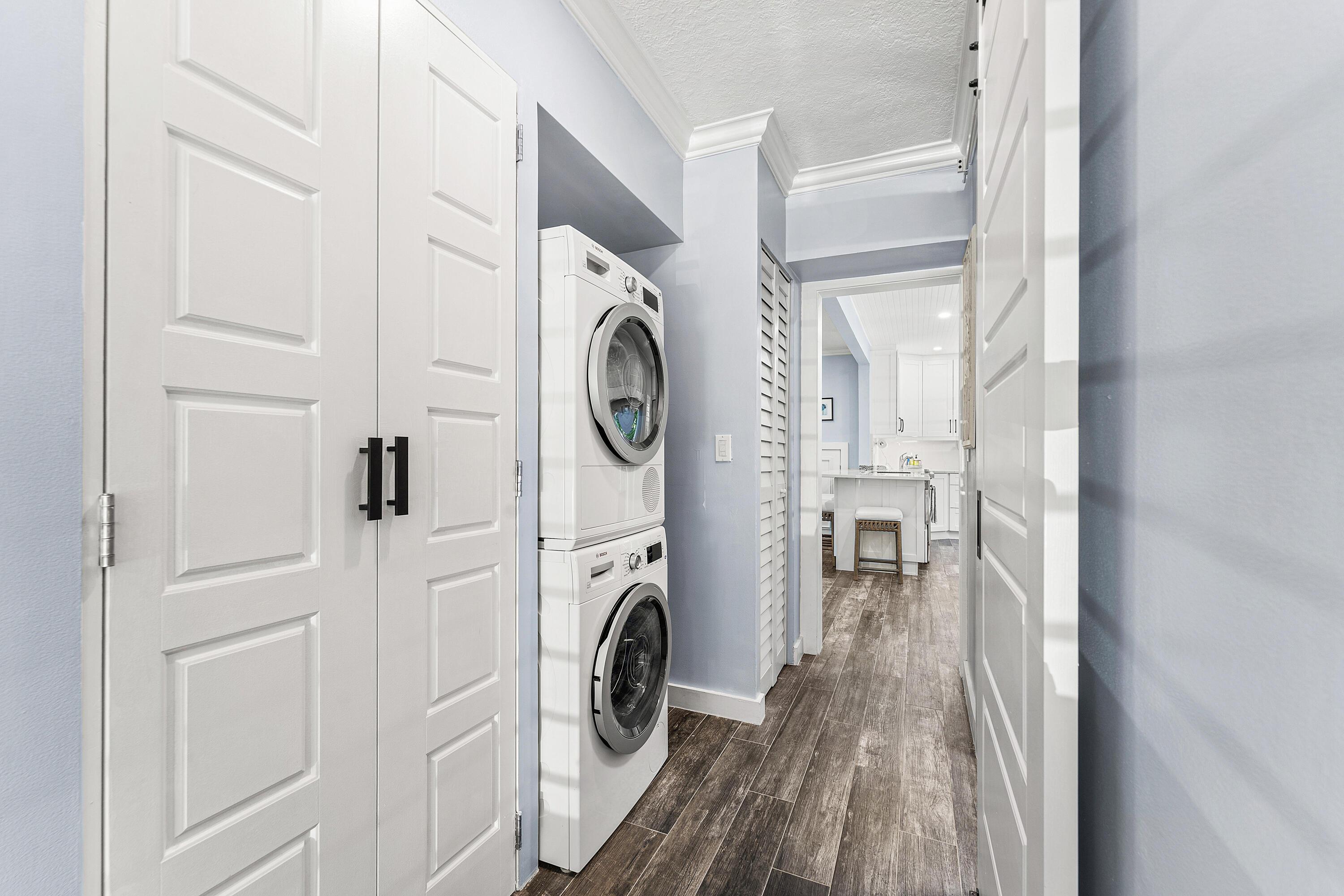 Image 2: Laundry Inside