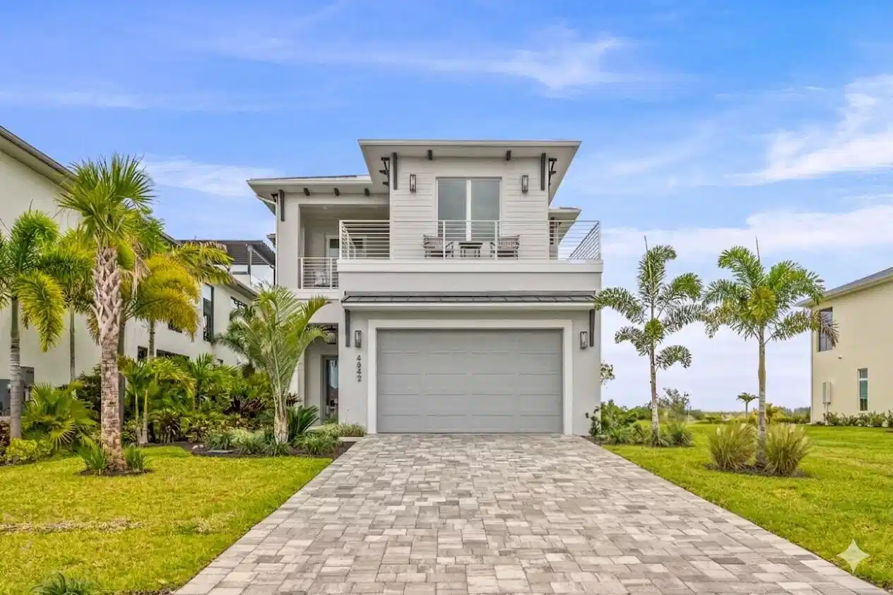 Image 1: 4842 South Harbor Drive - New Luxury Riverfront es