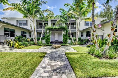 1025 Casuarina Road