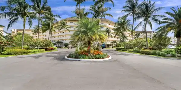 400 N Federal Highway