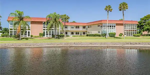 76 Royal Oak Drive