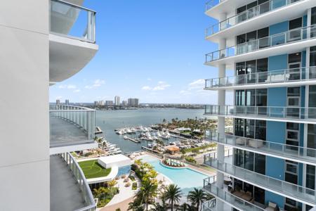220 Lake Shore Drive