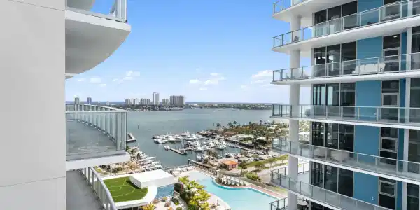 220 Lake Shore Drive