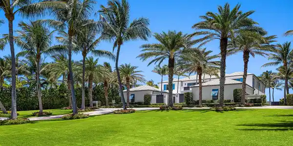 Image 2: 6161 N Ocean Blvd (2)