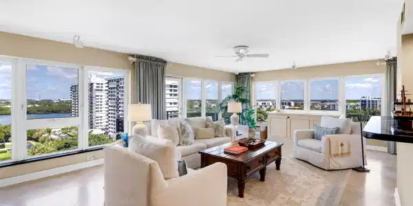 Image 4: CORNER LIVING ROOM VIEW
