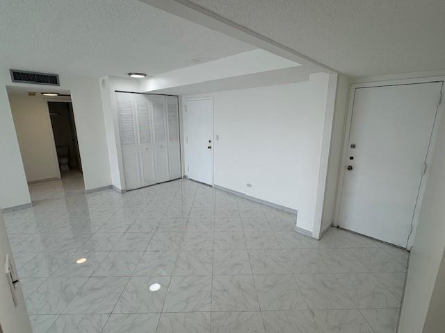 Image 3: Photo 3