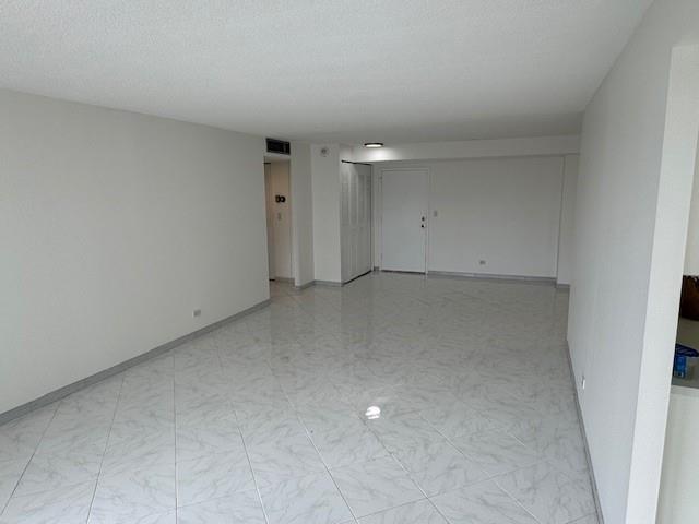 Image 4: Photo 4