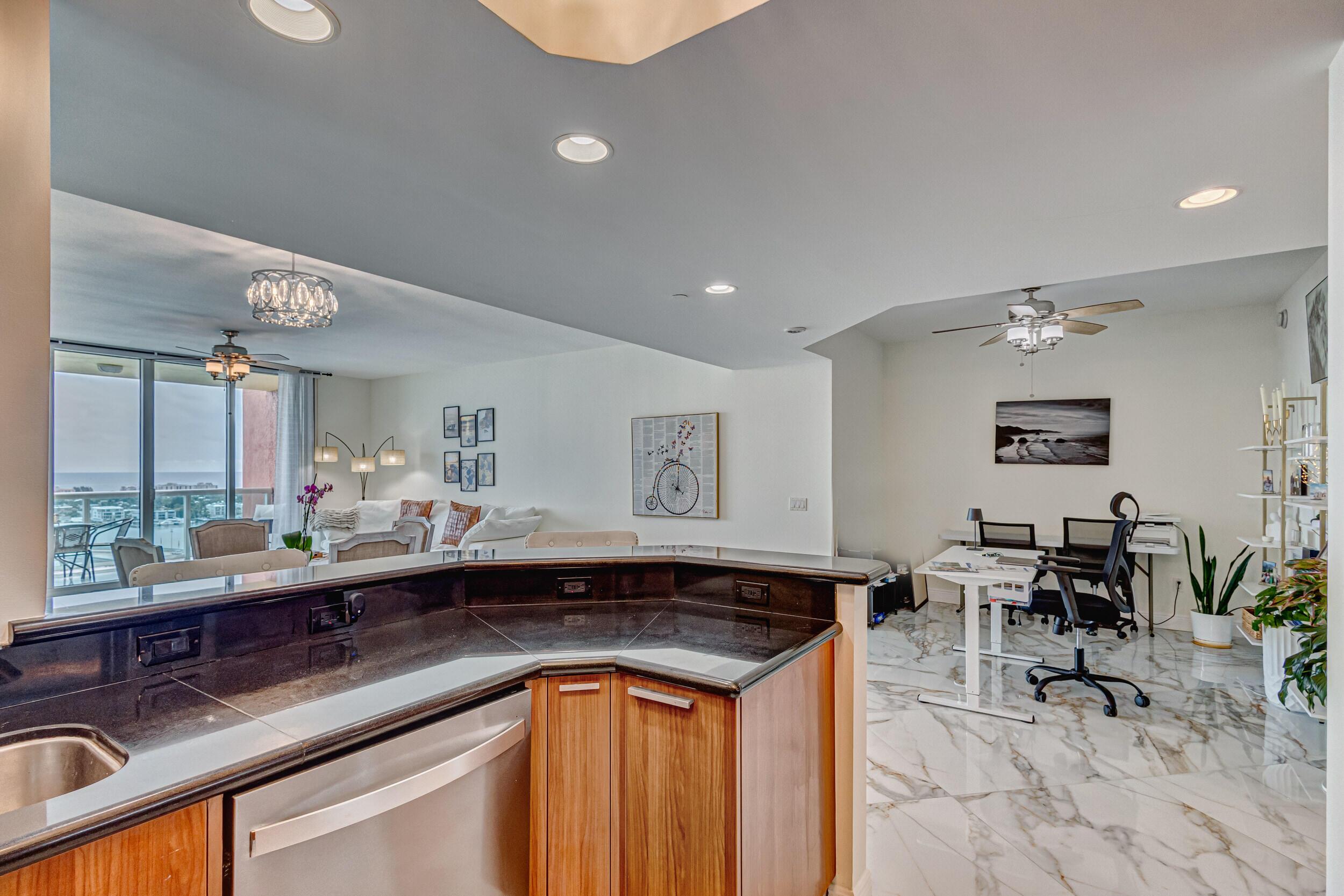 Image 3: KITCHEN