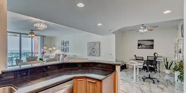 Image 3: KITCHEN