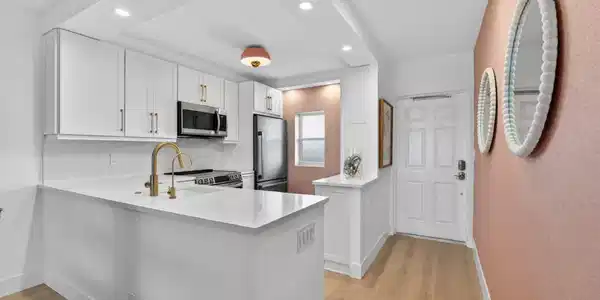Image 2: 4-web-or-mls-DSC08045