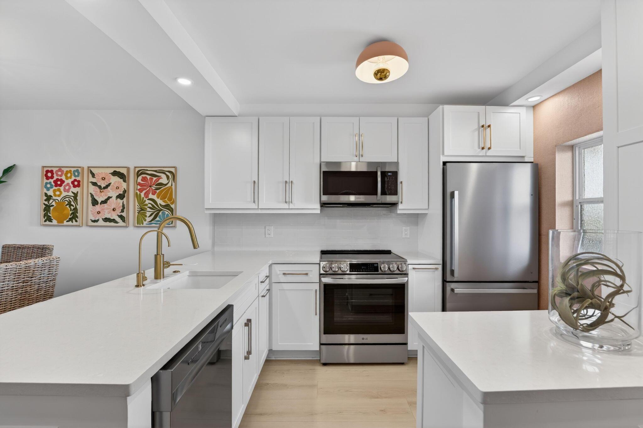 Image 3: 7-web-or-mls-DSC08066