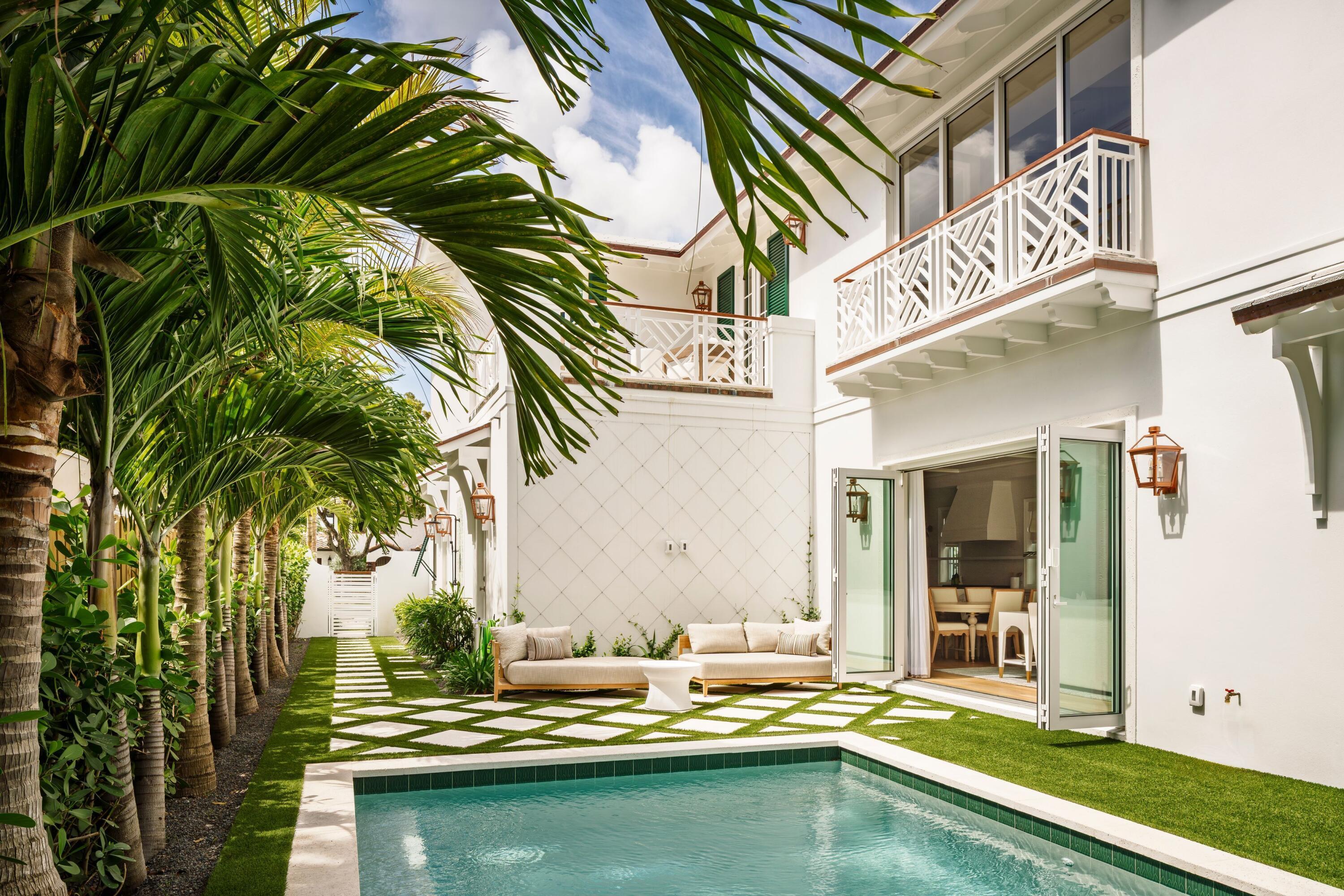 Image 3: 06 - Backyard pool with white balcony, p