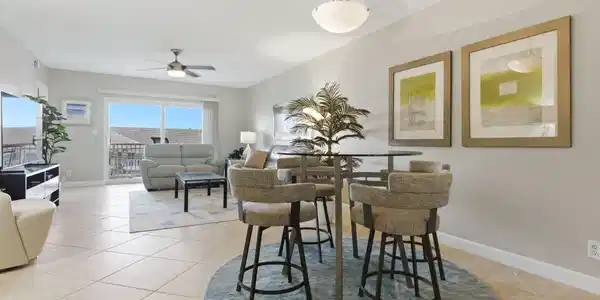 Image 4: Dining/Living Room