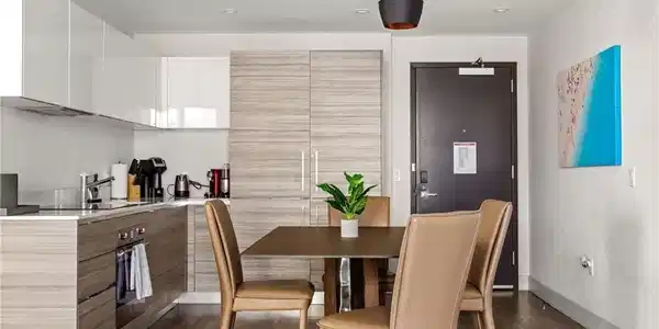 Image 3: Kitchen/Dining