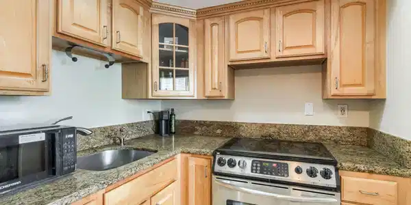 Image 3: Kitchen