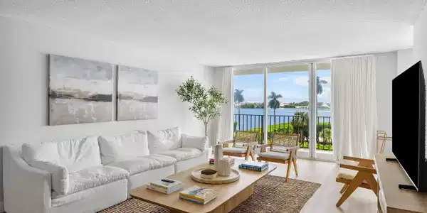Image 4: 009-1701SouthFlaglerDrive-408-WestPalmBe