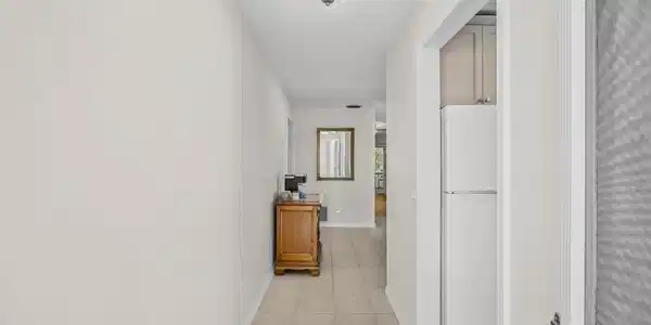 Image 4: Corridor