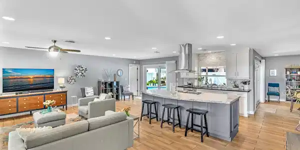4421 NE 26th Ave