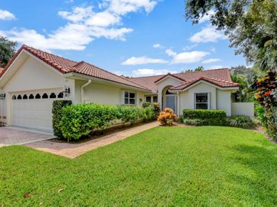 221 N Carmel Ct.