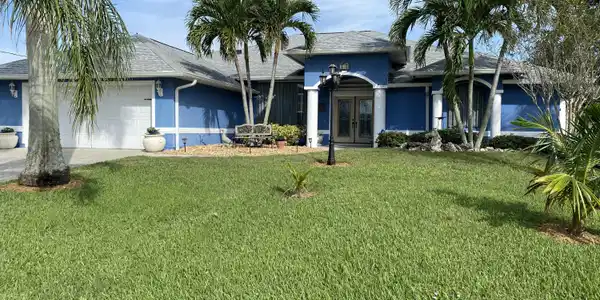 480 SE 12th Place SE