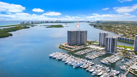 100 Lakeshore Drive