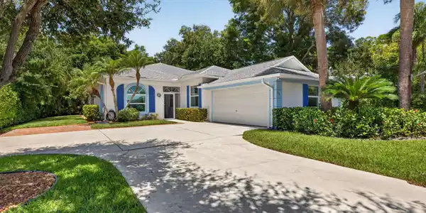 974 SE SAINT LUCIE Boulevard