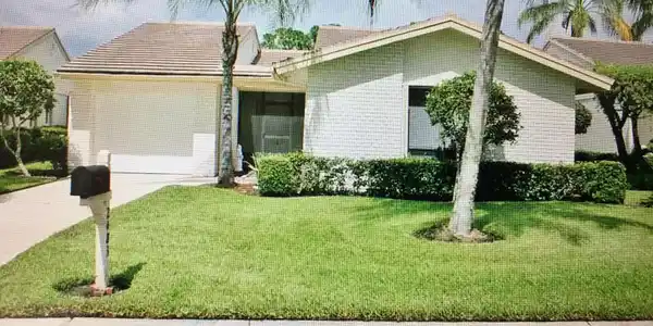 2483 SW Egret Pond Circle