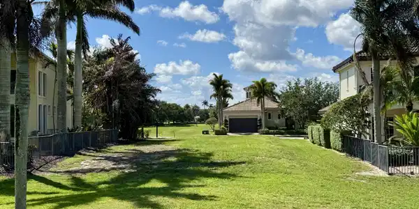 Image 4: View from Rear of Site toward the street