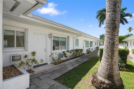 932 Moffett St