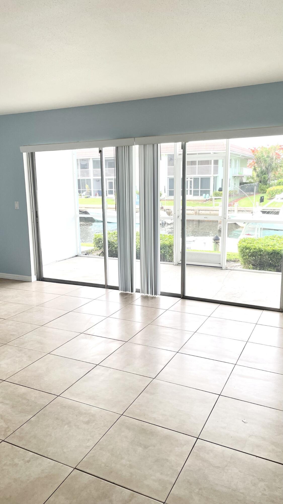 Image 4: living room 1