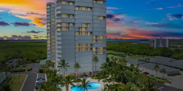 5049 N Highway A1a