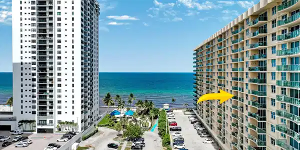 Image 2: The Wave Condo
