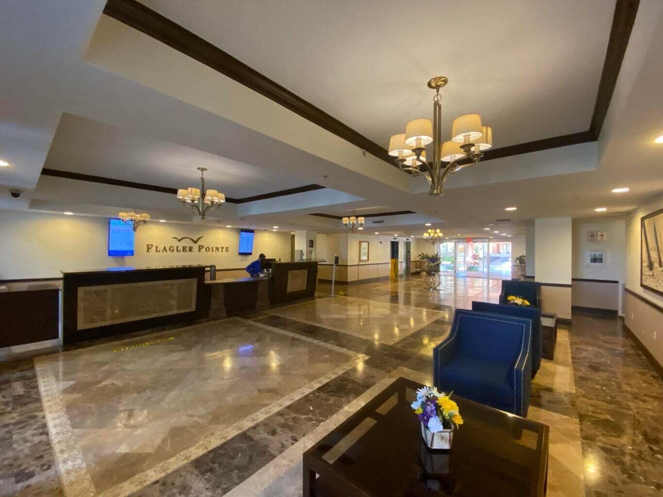 Image 4: Lobby