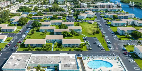 Image 2: Sterling Village 42 acres