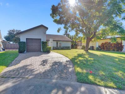212 NE 2nd Ct