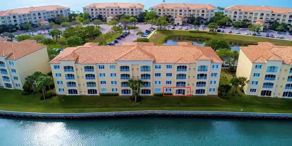 18 Harbour Isle Drive W