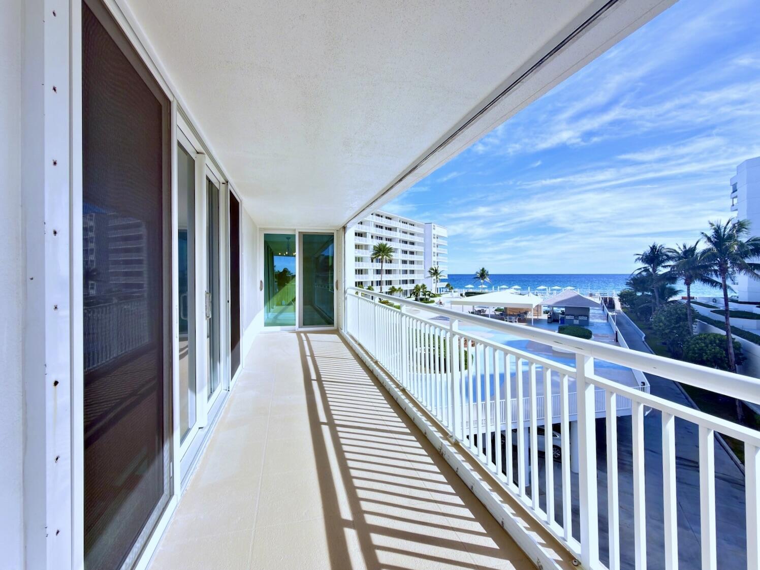 Image 3: Balcony 3