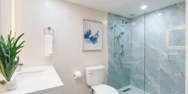 Image 4: PRIMARY BATH