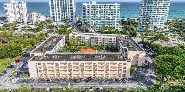 1541 S Ocean Blvd
