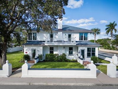 202 5th Avenue S