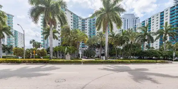 3901 S Ocean Drive