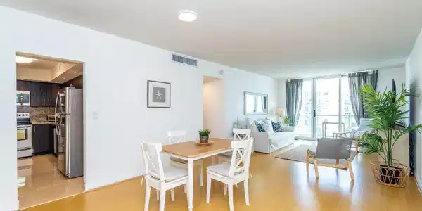 Image 2: Living room