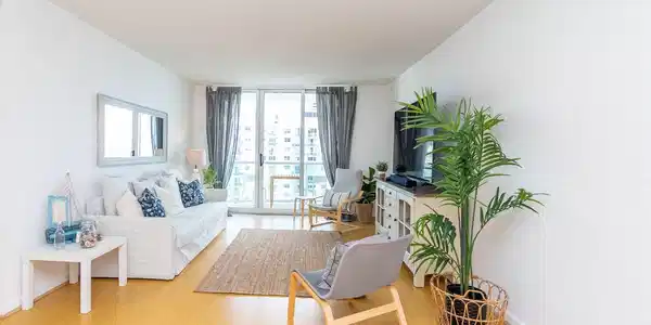 Image 4: Living room1
