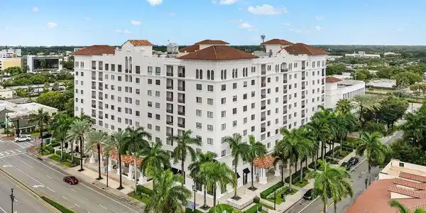 233 S Federal Highway