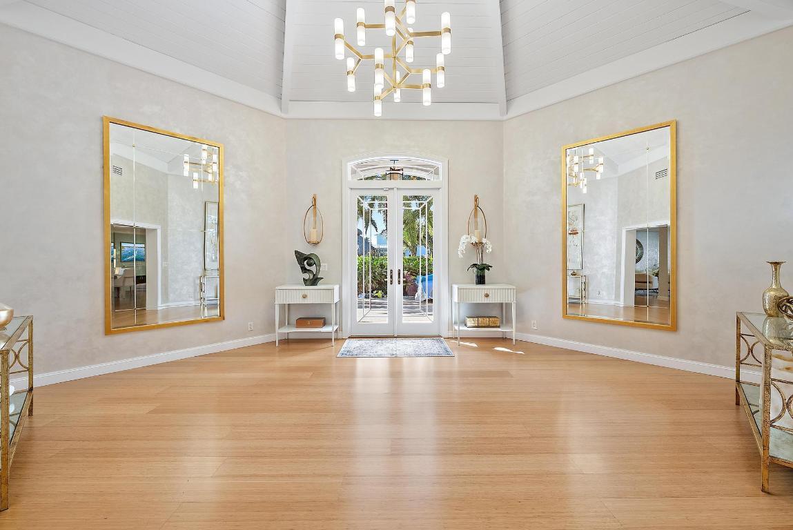 Image 4: 2204 Notre Dame Dr-1