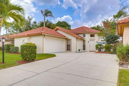 2856 SW Mariposa Circle